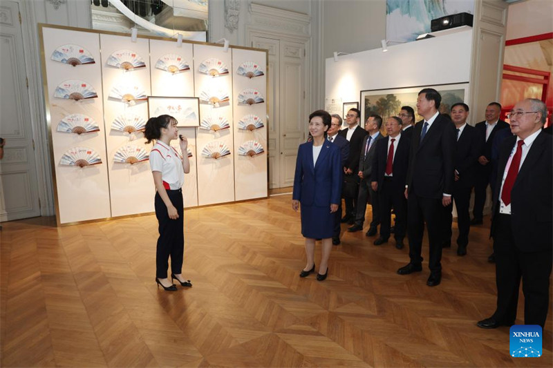Mwakilishi Maalum wa Rais Xi Jinping wa China na Mjumbe wa Taifa wa China, Shen Yiqin akitembelea Jumba la China kwa ajili ya Michezo ya Olimpiki ya Paris 2024 wakati wa uwepo wake mjini Paris, Ufaransa. (Xinhua/Zhao Dingzhe)
