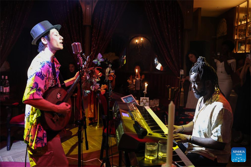 Mwanamuziki wa Afrika aeneza muziki katika Mkoa wa Hainan Kusini mwa China