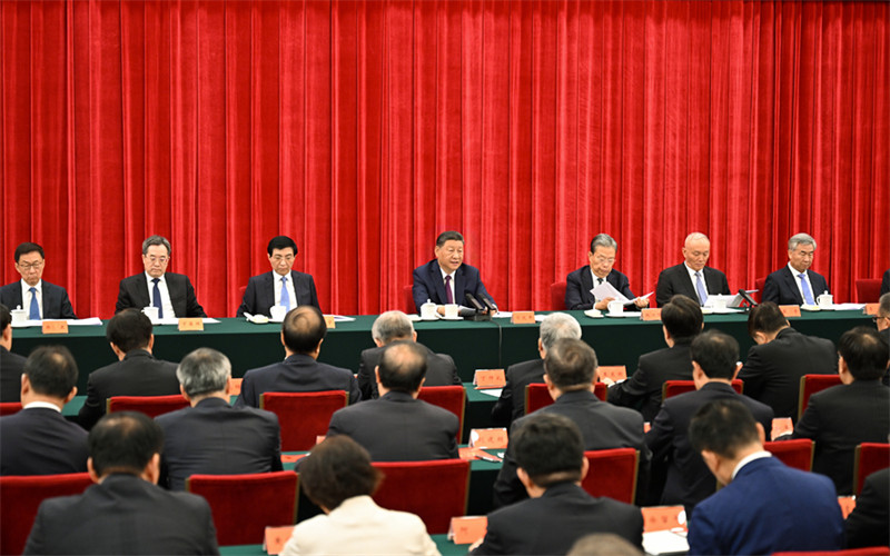 Kamati Kuu ya Chama cha Kikomunisti cha China imefanya kongamano la kumbukumbu za miaka 120 tangu azaliwe Komredi Deng Xiaoping. Xi Jinping, Zhao Leji, Wang Huning, Cai Qi, Ding Xuexiang, Li Xi, na Han Zheng wameshiriki kwenye kongamano hilo. (Picha iliyopigwa na Xie Huanchi wa Shirika la Habari la China Xinhua)