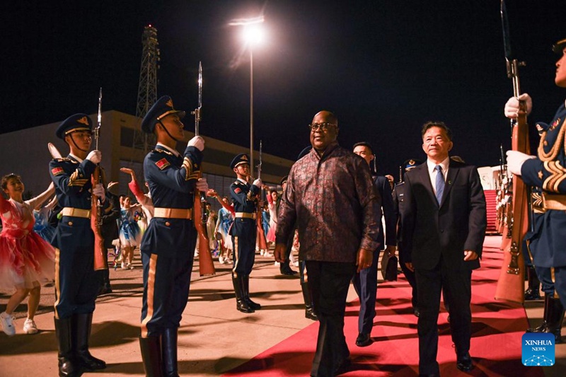 Viongozi wakuu mbalimbali wa kuhudhuria mkutano wa FOCAC wawasili Beijing kwa mfululizo