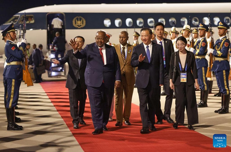 Viongozi wakuu mbalimbali wa kuhudhuria mkutano wa FOCAC wawasili Beijing kwa mfululizo