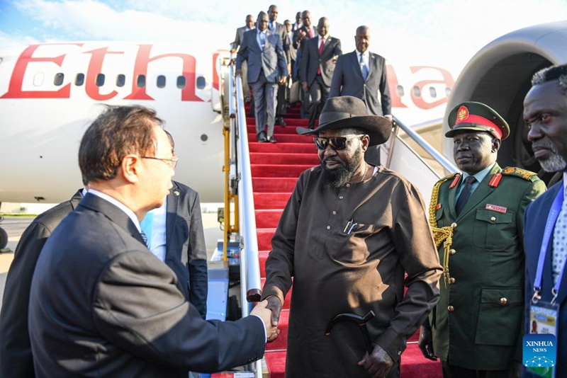 Viongozi wakuu mbalimbali wa kuhudhuria mkutano wa FOCAC wawasili Beijing kwa mfululizo
