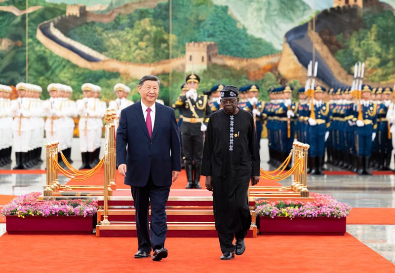 Rais Xi Jinping wa China akifanya hafla ya kumkaribisha Rais Bola Tinubu wa Nigeria, ambaye yuko Beijing kwa ajili ya kuhudhuria Mkutano wa Kilele wa 2024 wa Baraza la Ushirikiano kati ya China na Afrika (FOCAC) na ziara ya kiserikali, katika Ukumbi wa Kaskazini wa Jumba la Mikutano ya Umma kabla ya mazungumzo yao mjini Beijing, China, Septemba 3, 2024. (Xinhua/Huang Jingwen)