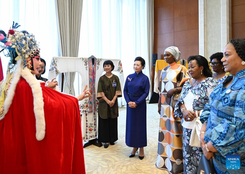 Peng Liyuan pamoja na wake wa viongozi wa Afrika wahudhuria mkutano kuhusu elimu ya wanawake