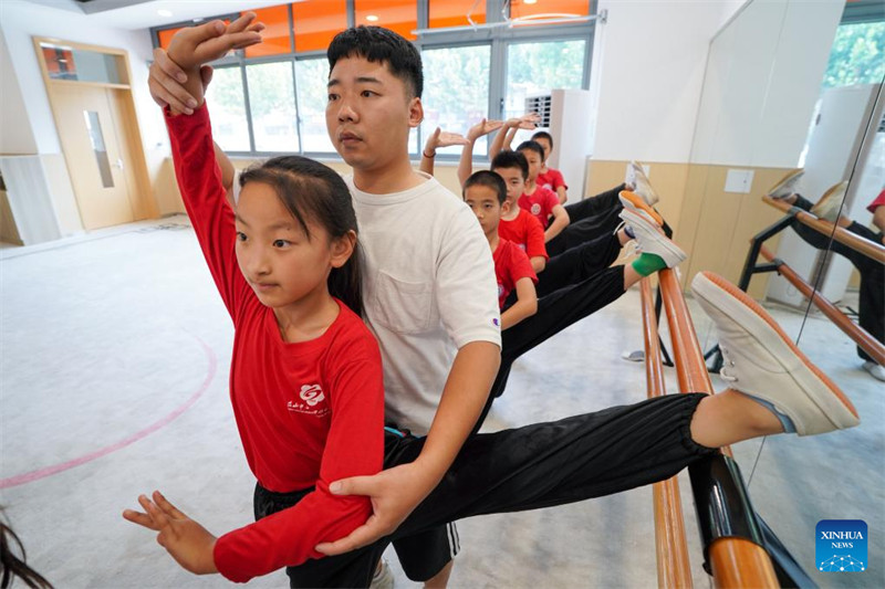 Habari picha: Mwalimu wa darasa la Opera ya Kunqu katika Mkoa wa Jiangsu, Mashariki mwa China