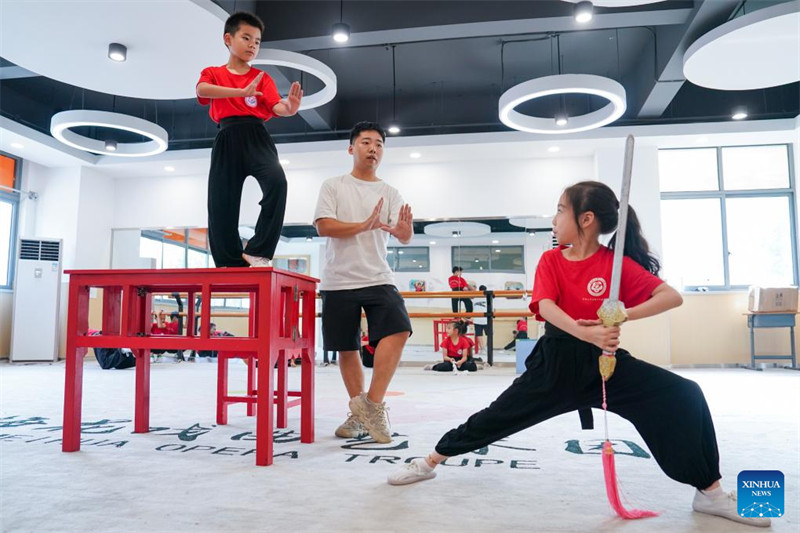 Habari picha: Mwalimu wa darasa la Opera ya Kunqu katika Mkoa wa Jiangsu, Mashariki mwa China