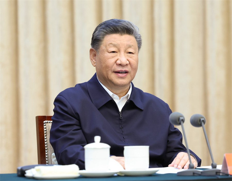 Mchana wa Septemba 12, Rais Xi Jinping wa China, ambaye pia ni Katibu Mkuu wa Kamati Kuu ya Chama cha Kikomunisti cha China (CPC) na Mwenyekiti wa Kamati Kuu ya Kijeshi ya China (CMC) akiongoza kongamano la kuhimiza kikamilifu uhifadhi wa ikolojia na maendeleo ya sifa bora ya eneo la Mto Huanghe na kutoa hotuba muhimu. (Xinhua/Ju Peng)
