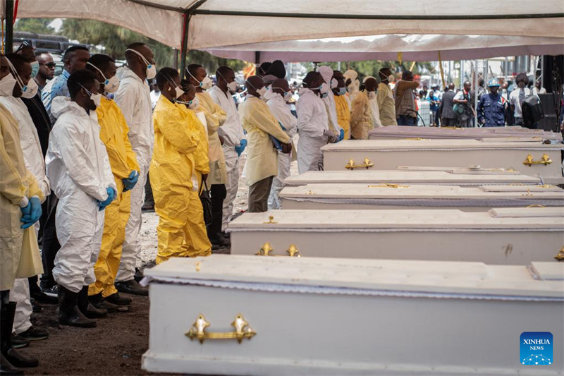 Jamhuri ya Kidemokrasia ya Kongo yafanya mazishi ya waliokufamaji kwenye ajali ya feri iliyotokea hivi karibuni