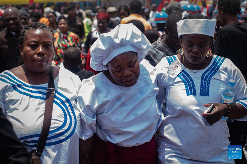 Jamhuri ya Kidemokrasia ya Kongo yafanya mazishi ya waliokufamaji kwenye ajali ya feri iliyotokea hivi karibuni