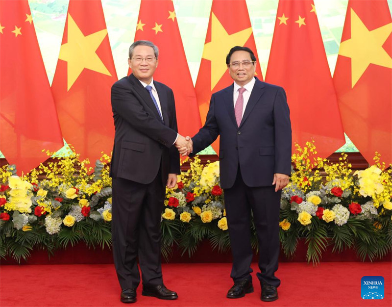 Waziri Mkuu wa China Li Qiang akifanya mazungumzo na Waziri Mkuu wa Vietnam Pham Minh Chinh mjini Hanoi, Vietnam, Oktoba 13, 2024. (Xinhua/Liu Weibing)