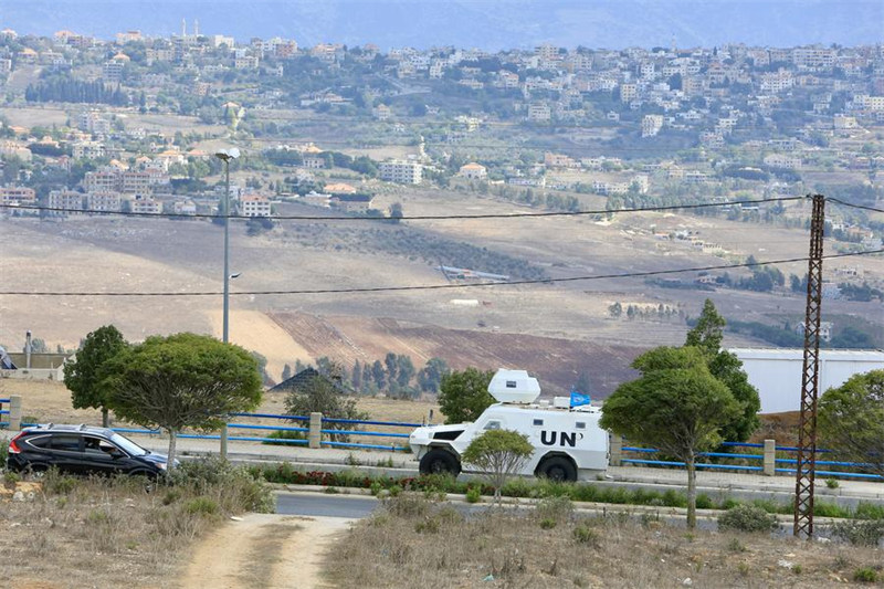 Picha hii iliyopigwa Septemba 22, 2024 ikionyesha gari la doria la UNIFIL huko Marjeyoun, Kusini mwa Lebanon. (Picha na Ali Hashisho/Xinhua)