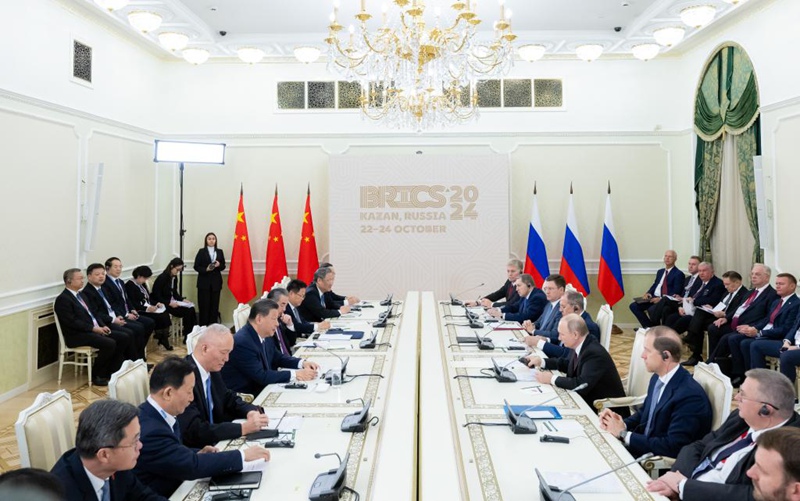 Rais wa China Xi Jinping akikutana na Rais wa Russia Vladimir Putin huko Kazan, Russia, Oktoba 22, 2024. (Xinhua/Zhai Jianlan)
