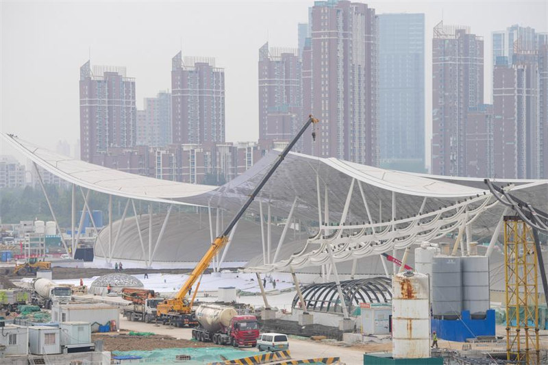 Picha hii iliyopigwa tarehe 17 Oktoba 2024 ikionyesha eneo la ujenzi wa stesheni ya jumuishi ya usafiri wa umma katika Eneo la Tongzhou, mjini Beijing, mji mkuu wa China. (Xinhua/Ju Huanzong)