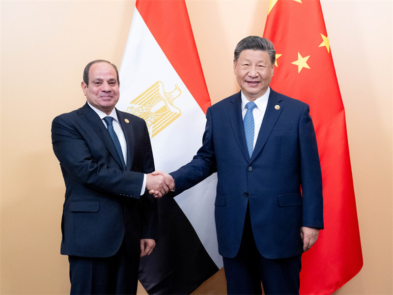 Rais Xi Jinping wa China amekutana na mwenzake wa Misri Abdel Fattah El-Sisi Jumatano usiku pembezoni mwa Mkutano wa 16 wa Viongozi wa nchi za BRICS uliofanyika mjini Kazan, Russia.