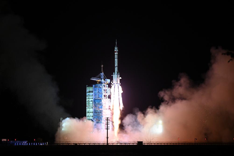 China yarusha chombo chenye wanaanga cha Shenzhou-19 kwenda anga ya juu