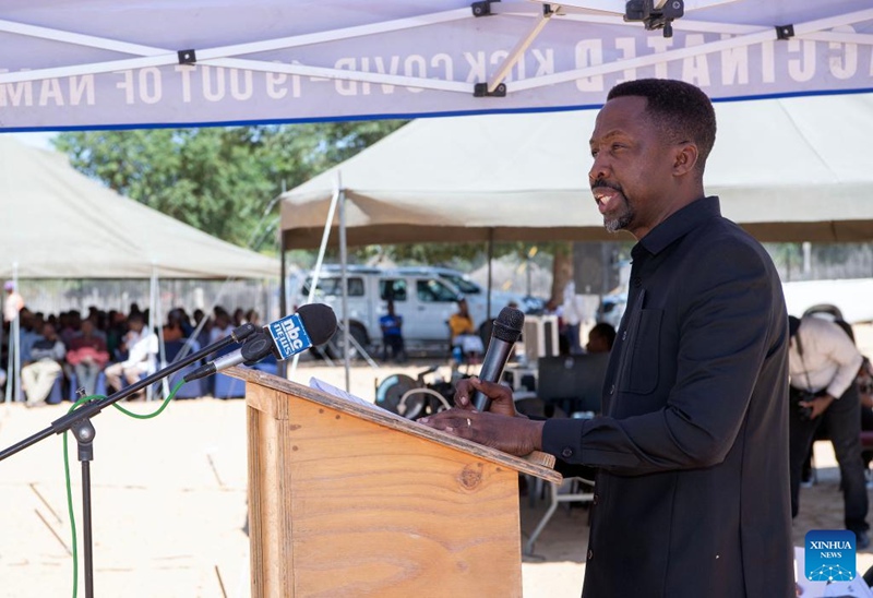 Mwenyekiti wa Baraza la Taifa la Namibia, Lukas Sinimbo Muha akihutubia kwenye hafla ya kukabidhi shule nne zilizojengwa kwa msaada wa China kwenye Shule ya Msingi Satotwa katika mkoa wa Kavango Magharibi nchini Namibia, Oktoba 28, 2024. (Picha na Musa C Kaseke/Xinhua)