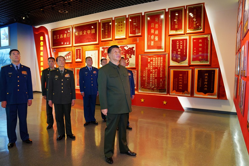 Xi Jinping akagua Kikosi cha Askari Miavuli cha Jeshi la China