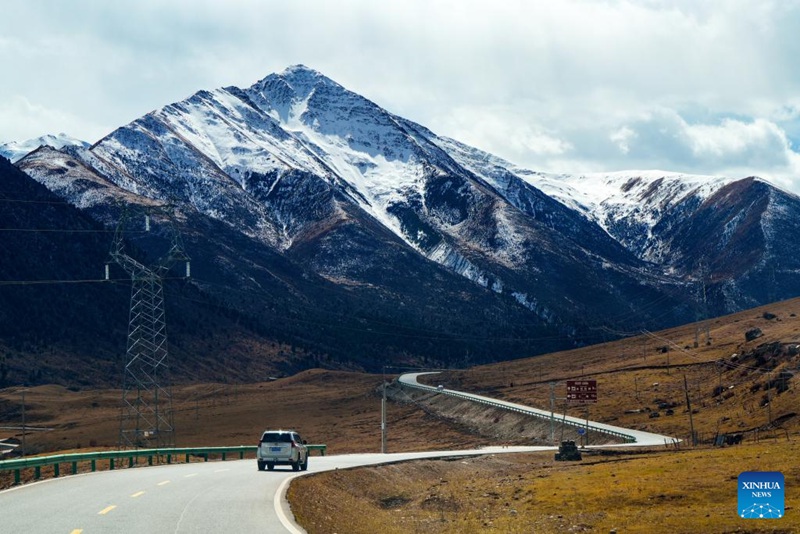 Mandhari ya kando za Barabara ya Sichuan-Xizang Kusini Magharibi mwa China