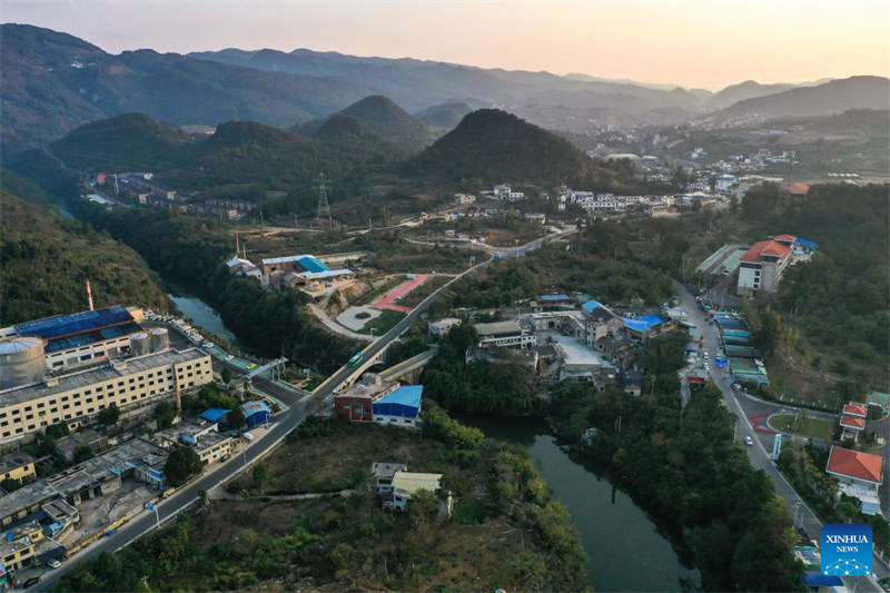 Laini maalum ya basi yasaidia wanakijiji kuuza bidhaa za kilimo mkoani Guizhou, China