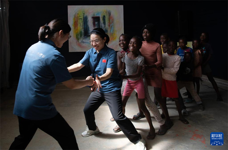 Siku ya Watoto Duniani: Kikosi cha madaktari wa China nchini Namibia chafanya upimaji wa afya kwa watoto wa eneo la makazi ya hali duni
