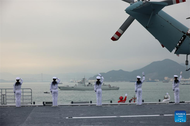 Manowari za Kikosi cha Majini cha Jeshi la Ukombozi wa Umma la China (PLA) zatembelea Hong Kong