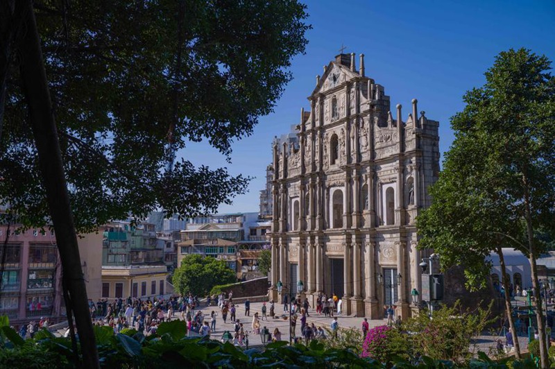 Watalii wakitembelea magofu ya St. Paul's huko Macao, kusini mwa China, Novemba 26, 2024. (Xinhua/Cheong Kam Ka)