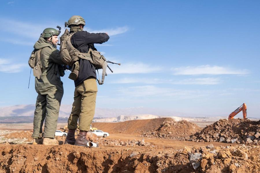 Jeshi la Israeli ladhibiti maeneo ya mpaka, na kushambulia silaha za kimkakati nchini Syria