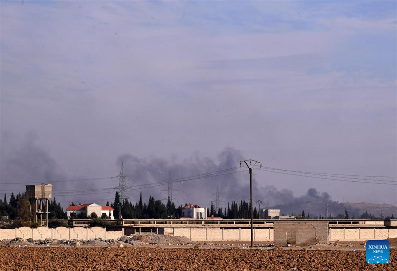 Moshi ukipaa kwenda angani kufuatia shambulizi la anga la Israel pembezoni mwa Damascus, Syria, Desemba 12, 2024. (Picha na Ammar Safarjalani/Xinhua)