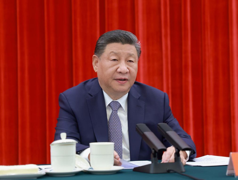 Rais Xi Jinping wa China, ambaye pia ni katibu mkuu wa Kamati Kuu ya Chama cha Kikomunisti cha China (CPC) na mwenyekiti wa Kamati Kuu ya Kijeshi ya China (CMC), akitoa hotuba muhimu katika mkutano wa  kukumbuka miaka 100 ya kuzaliwa kwa marehemu Qiao Shi aliyekuwa Spika wa Bunge la Umma la China, katika Jumba la Mikutano ya Umma la  Beijing, Desemba 16, 2024. (Xinhua/Ju Peng)