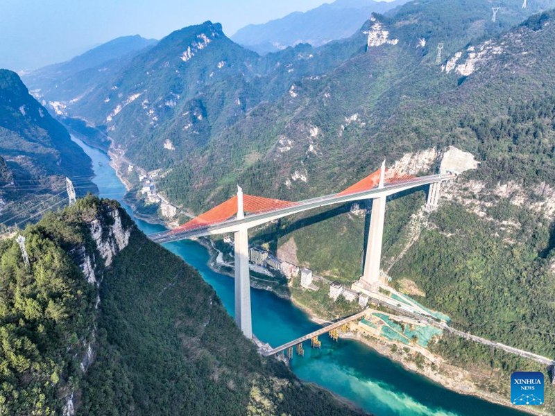 Sehemu mpya za barabara kuu ya pili ya Chongqing-Hunan zazinduliwa rasmi kwa usafiri wa umma