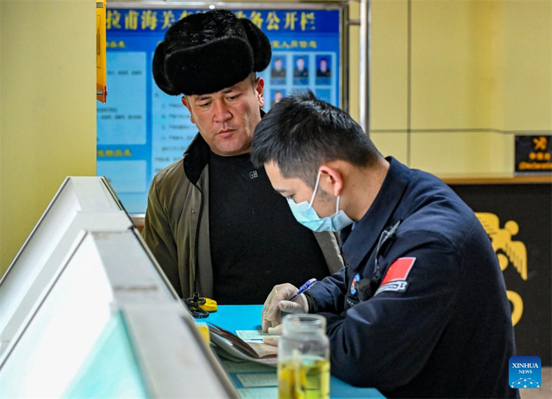 Katika picha: siku ya kwanza ya kazi mwaka 2025 katika Mpaka wa Khunjerab mkoani Xinjiang, China