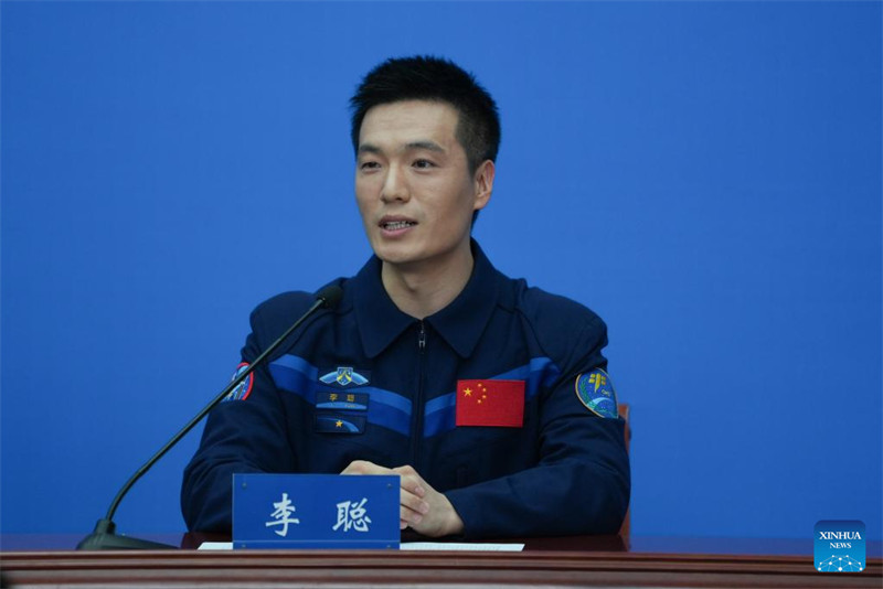 Wanaanga wa Chombo cha Shenzhou-18 wakutana na waandishi wa habari baada ya kurudi kutoka anga ya juu