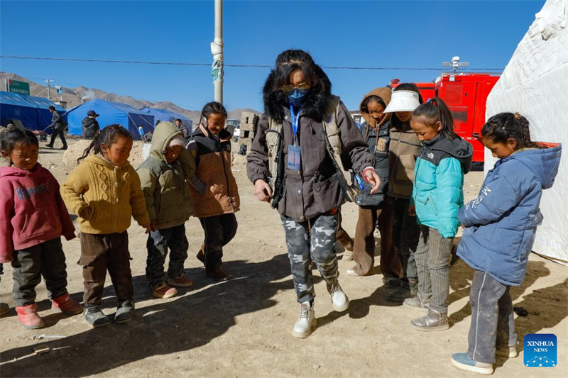 Uungaji mkono wa kisaikolojia watolewa kwa watu waliokumbwa na tetemeko la ardhi mkoani Xizang, China