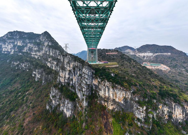 Daraja Kuu la Bonde la Huajiang Kusini Magharibi mwa China lawa Tayari Kukamilika