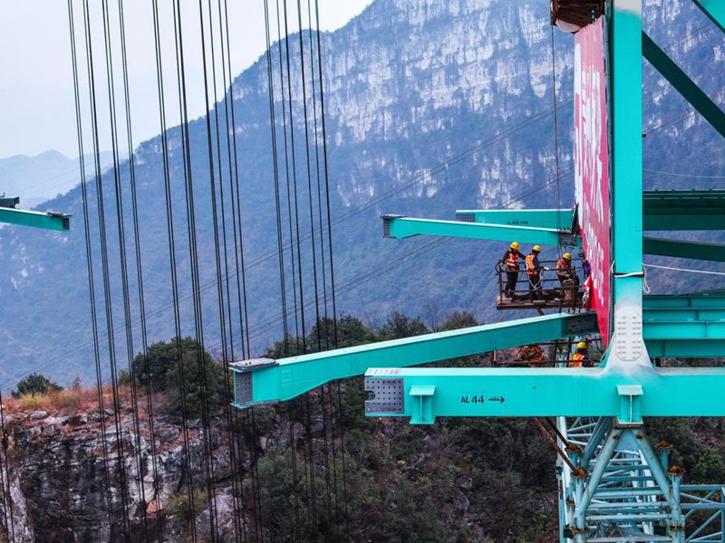 Daraja Kuu la Bonde la Huajiang Kusini Magharibi mwa China lawa Tayari Kukamilika