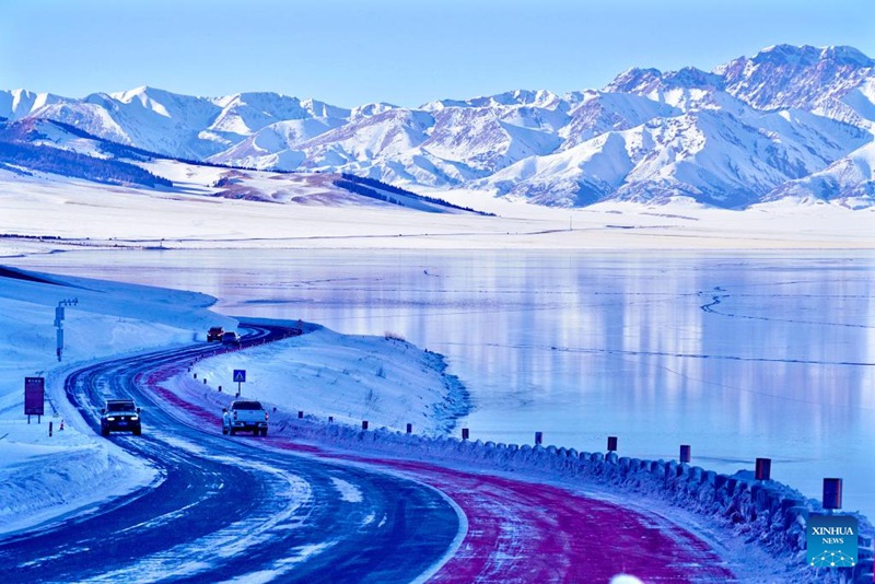 Mandhari ya Ziwa Sayram katika Mkoa wa Xinjiang, nchini China
