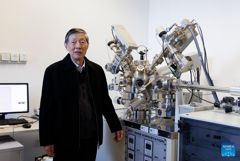 Chen Liquan kutoka Taasisi ya Fizikia katika  Taasisi Kuu ya Sayansi ya China (CAS) akionekana  kwenye picha mjini Beijing, China, Januari 15, 2025. (Xinhua/Jin Liwang)