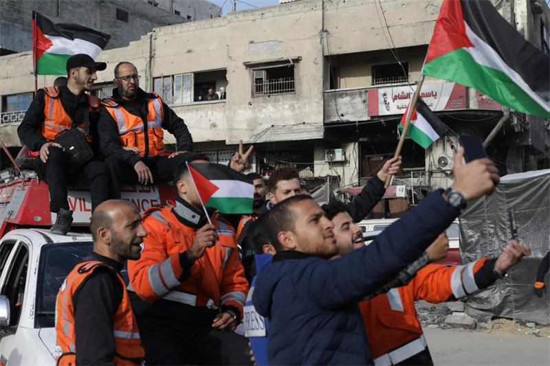 Mateka watatu wa Israel wajumuika tena na wanafamilia wao huku usimamishaji vita ukileta hali yenye utulivu ya muda mfupi mjini Gaza