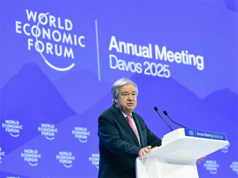 Katibu Mkuu wa Umoja wa Mataifa Antonio Guterres akizungumza kwenye Mkutano wa Mwaka wa Baraza la Uchumi Duniani mjini Davos, Uswizi, Januari 22, 2025. (Xinhua/Lian Yi)