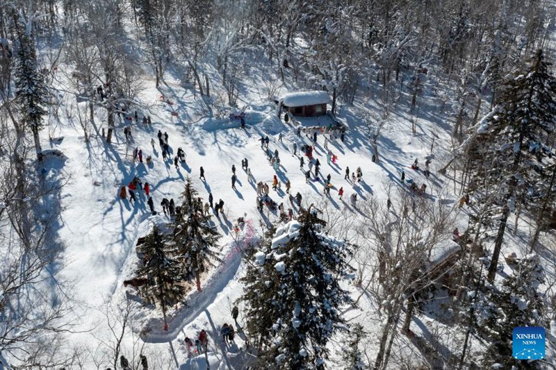 Barabara ya Yaxue yawapa watalii haiba ya mazingira ya asili na mvuto wa kitamaduni mkoani Heilongjiang, China