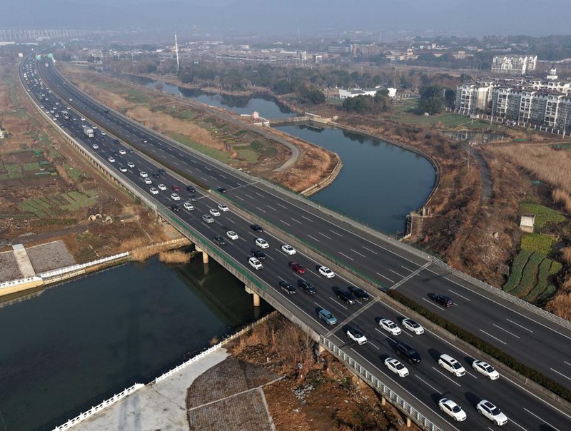 China yashuhudia wimbi kubwa la abiria wakati likizo ya Mwaka Mpya wa Jadi ikifikia mwisho