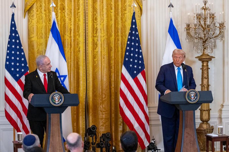 Rais wa Marekani Donald Trump (Kulia) na Waziri Mkuu wa Israel Benjamin Netanyahu wakifanya mkutano wa pamoja na waandishi wa habari katika Ikulu ya White House mjini Washington D.C., Marekani, Februari 4, 2025. (Xinhua/Hu Yousong)