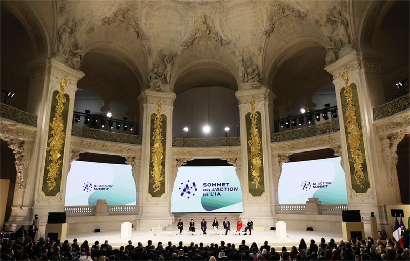 Wajumbe wakihudhuria kikao cha wadau wote kwenye Mkutano wa Kilele kuhusu Hatua za AI mjini Paris, Ufaransa, Februari 11, 2025. (Xinhua/Gao Jing)