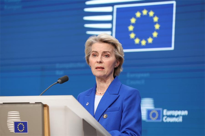 Rais wa Kamisheni ya Ulaya Ursula von der Leyen akizungumza kwenye mkutano na waandishi wa habari baada ya mkutano wa kilele wa Baraza la Ulaya mjini Brussels, Ubelgiji, Desemba 19, 2024. (Xinhua/Zhao Dingzhe)