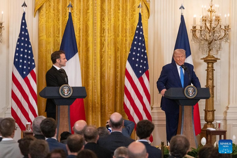 Rais Donald Trump wa Marekani na Rais Emmanuel Macron wa Ufaransa wakihudhuria mkutano wa pamoja na waandishi wa habari katika Ikulu ya White House mjini Washington, D.C., Marekani, Februari 24, 2025. (Xinhua/Hu Yousong)