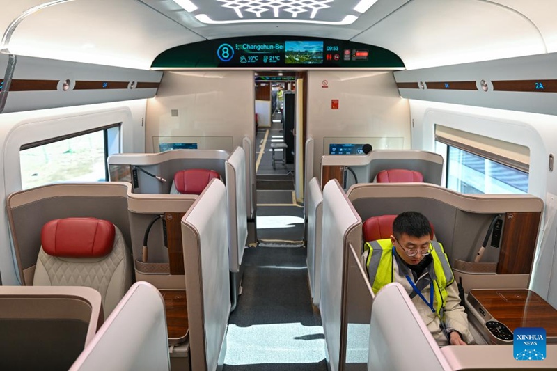 Treni ya mwendokasi ya mfano ya CR450 yafanyiwa majaribio mjini Beijing, China