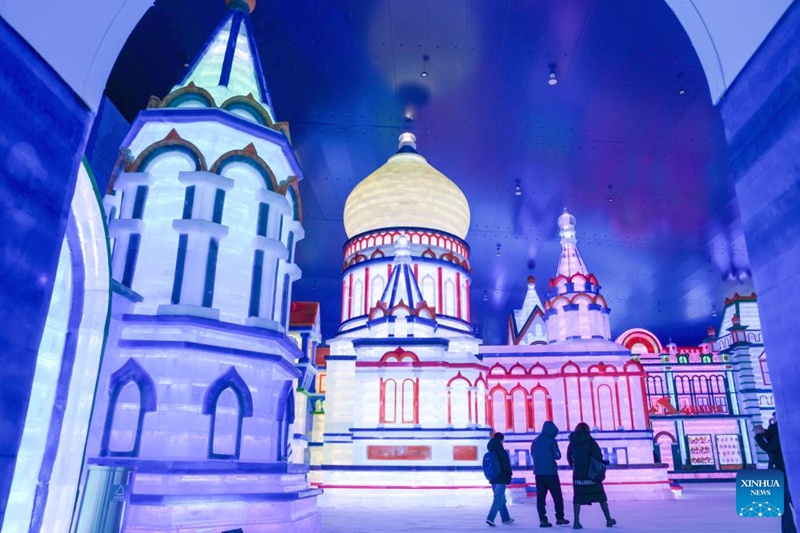 Bustani ya ndani kubwa zaidi duniani ya mandhari ya barafu na theluji yafunguliwa tena Harbin, China
