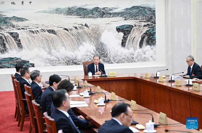 Zhao Leji, mwenyekiti wa Bunge la Umma la China, akiongoza Mkutano wa 41 wa Baraza la Wenyeviti wa Bunge la 14 la Umma la China  katika Jumba la Mikutano ya Umma  la Beijing, Machi 4, 2025. (Xinhua/Zhang Ling)