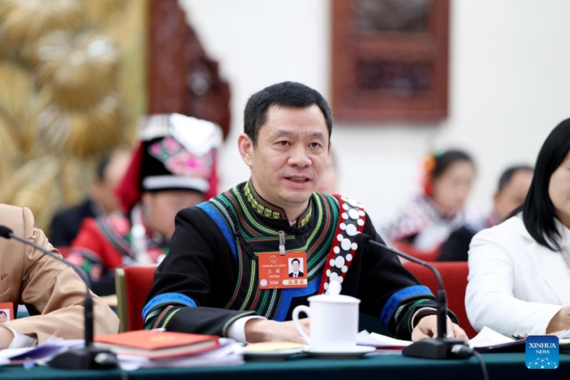 Wajumbe wa Bunge la 14 la China wafanya vikao vya kujadili ripoti ya kazi ya serikali