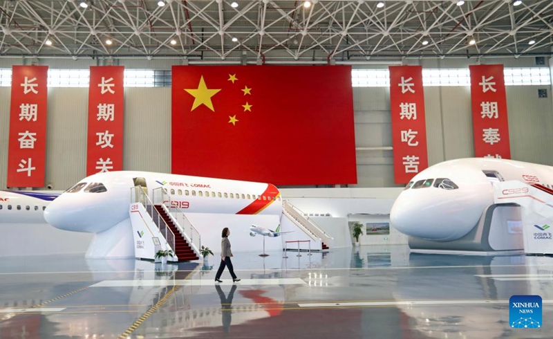Habari picha ya msanifu wa kike anayeongoza mradi wa ndege ya C929 ya China